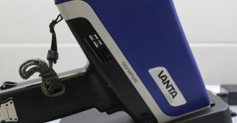 Spektrometr Vanta L – do czego służy w skupie katalizatorów?